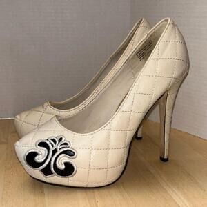 Dereon ‘Groove’ Platform Heels/Size 9